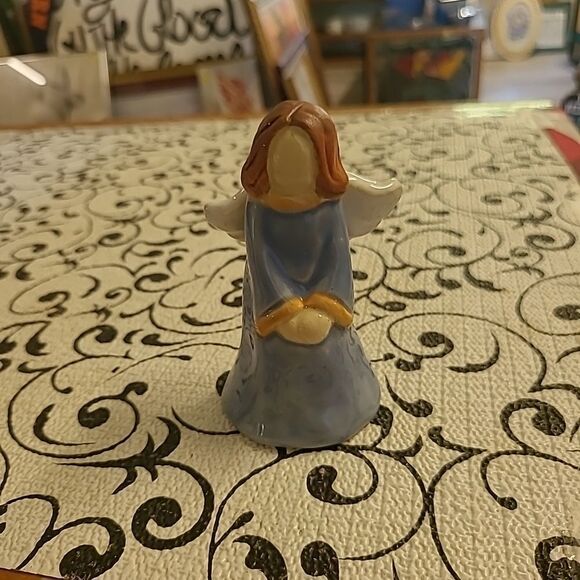 Angel  Figurine - Picture 1 of 4